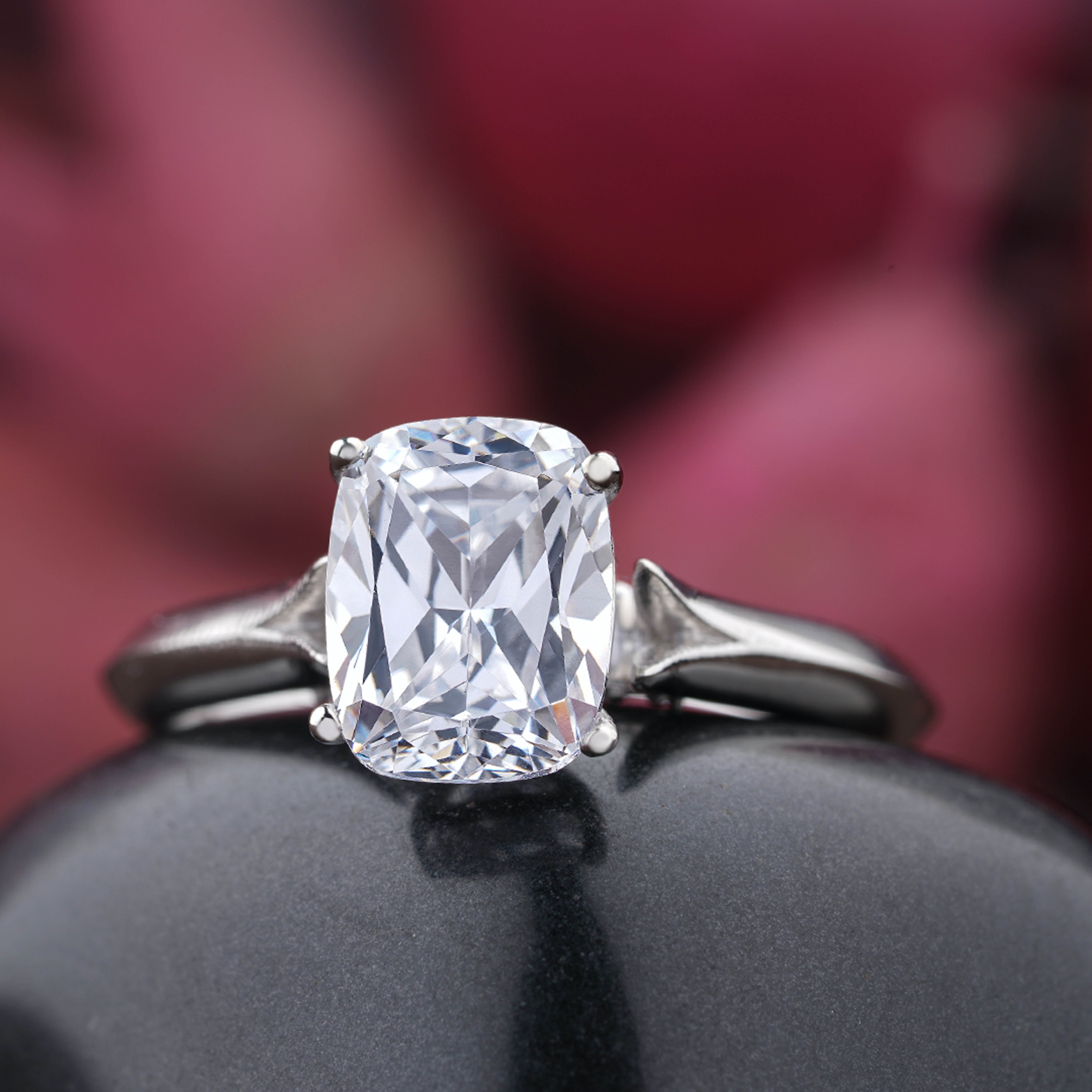 Essential Factors to Consider When Buying an Engagement Ring