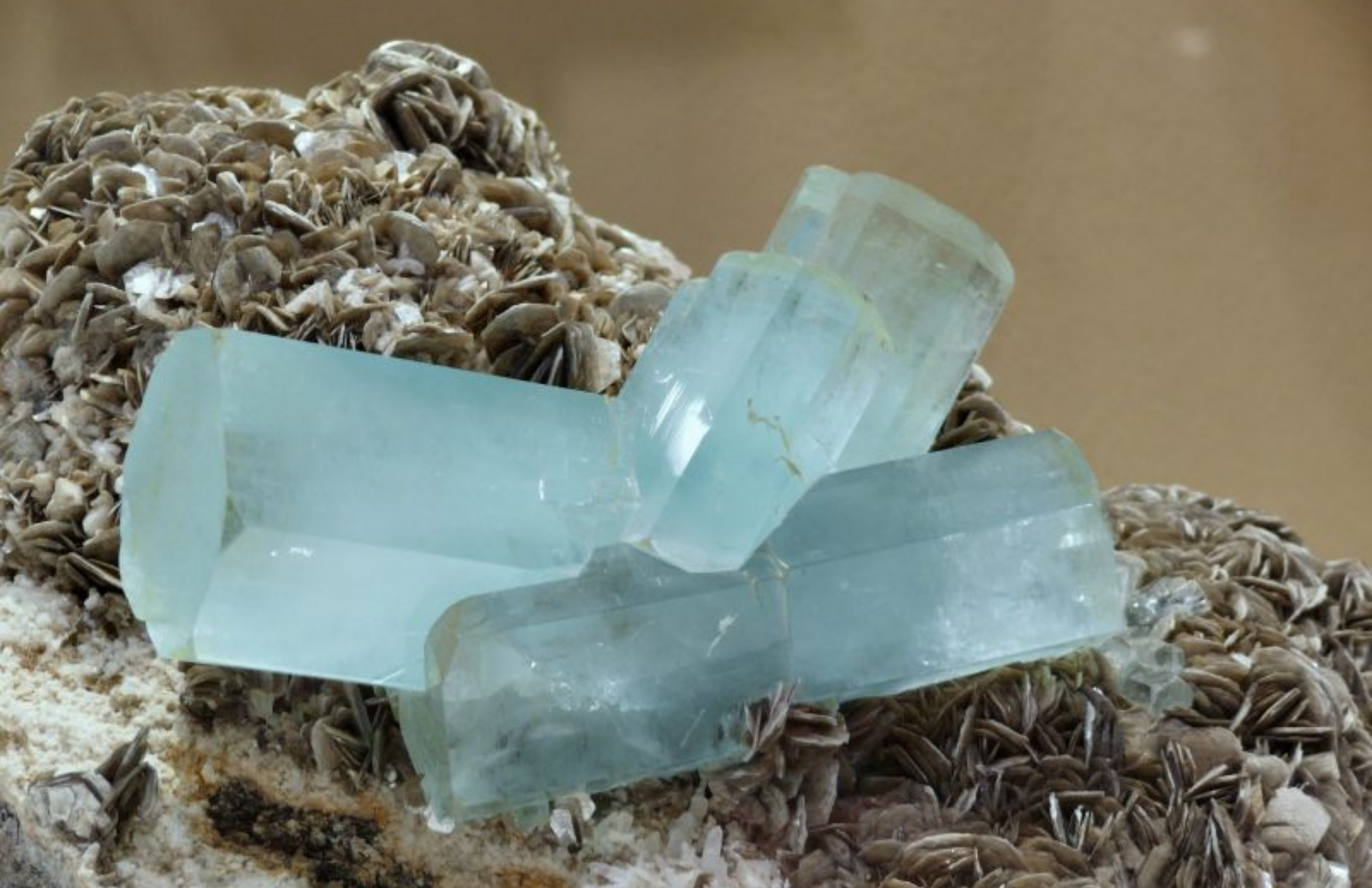 Birthstone For March - Aquamarine's Strange Properties And Meaning