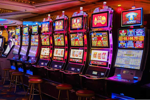 Are Online And Offline Slot Machines Algorithms The Same?