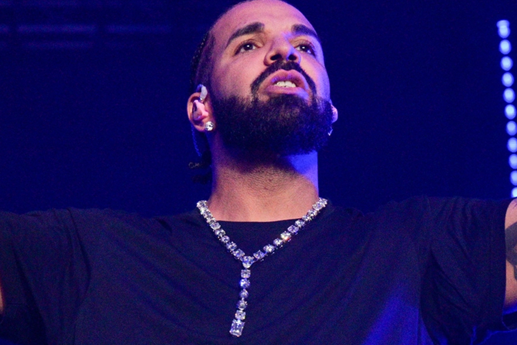 See Drake’s Massive Diamond Necklace In Honor Of 42 Times He Almost Proposed