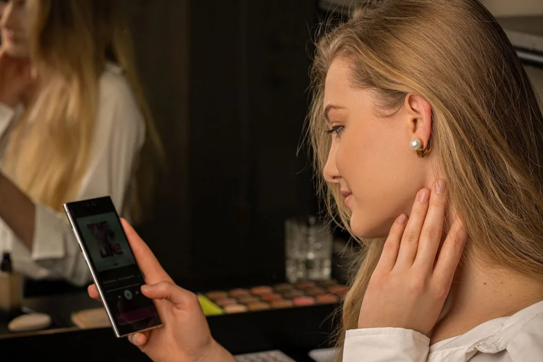 These Pearl Earrings Are Actually Wireless Headphones