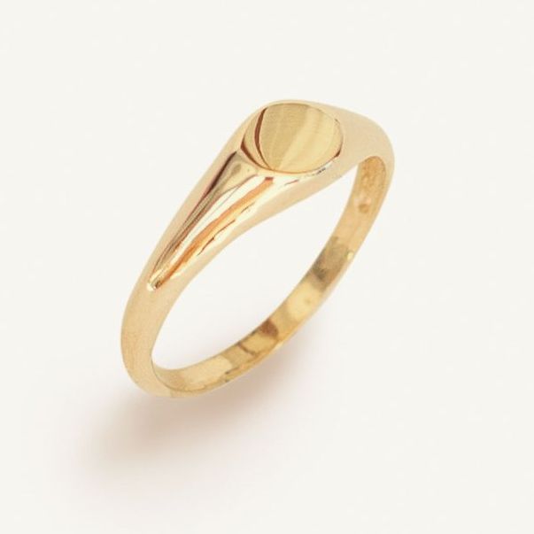 Customizable gold kinn signet ring