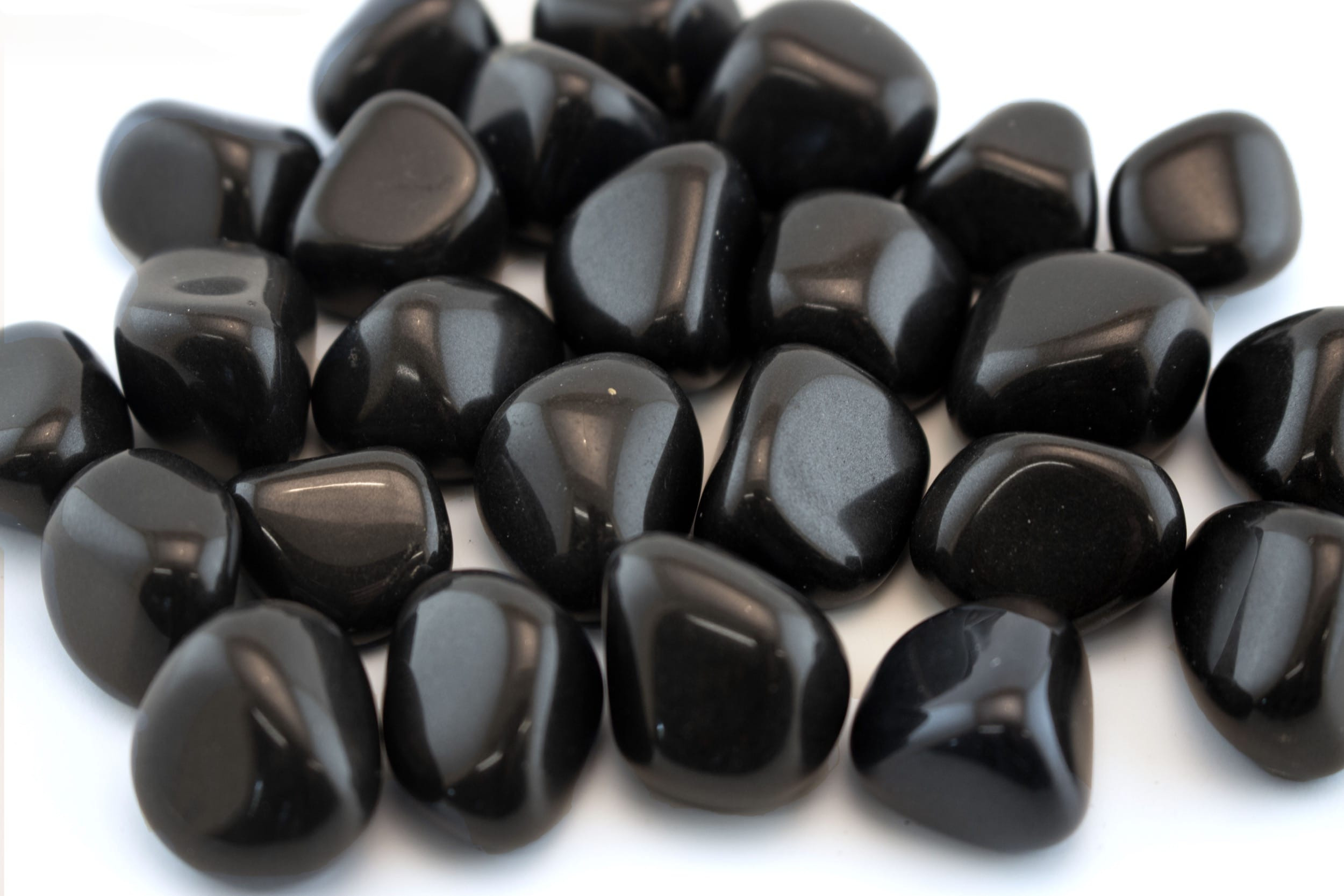 Black Onyx Birthstone - Know More Of This Stone That Has A Sinister Reputation