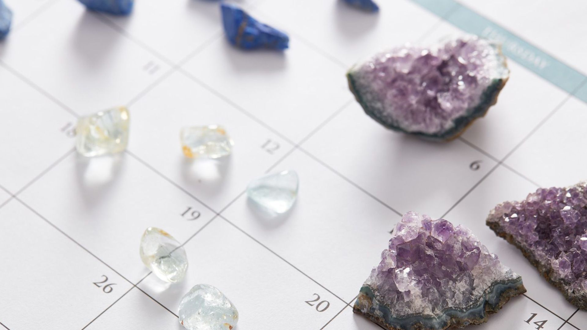 3 Different Color Of Stones On Calendar 