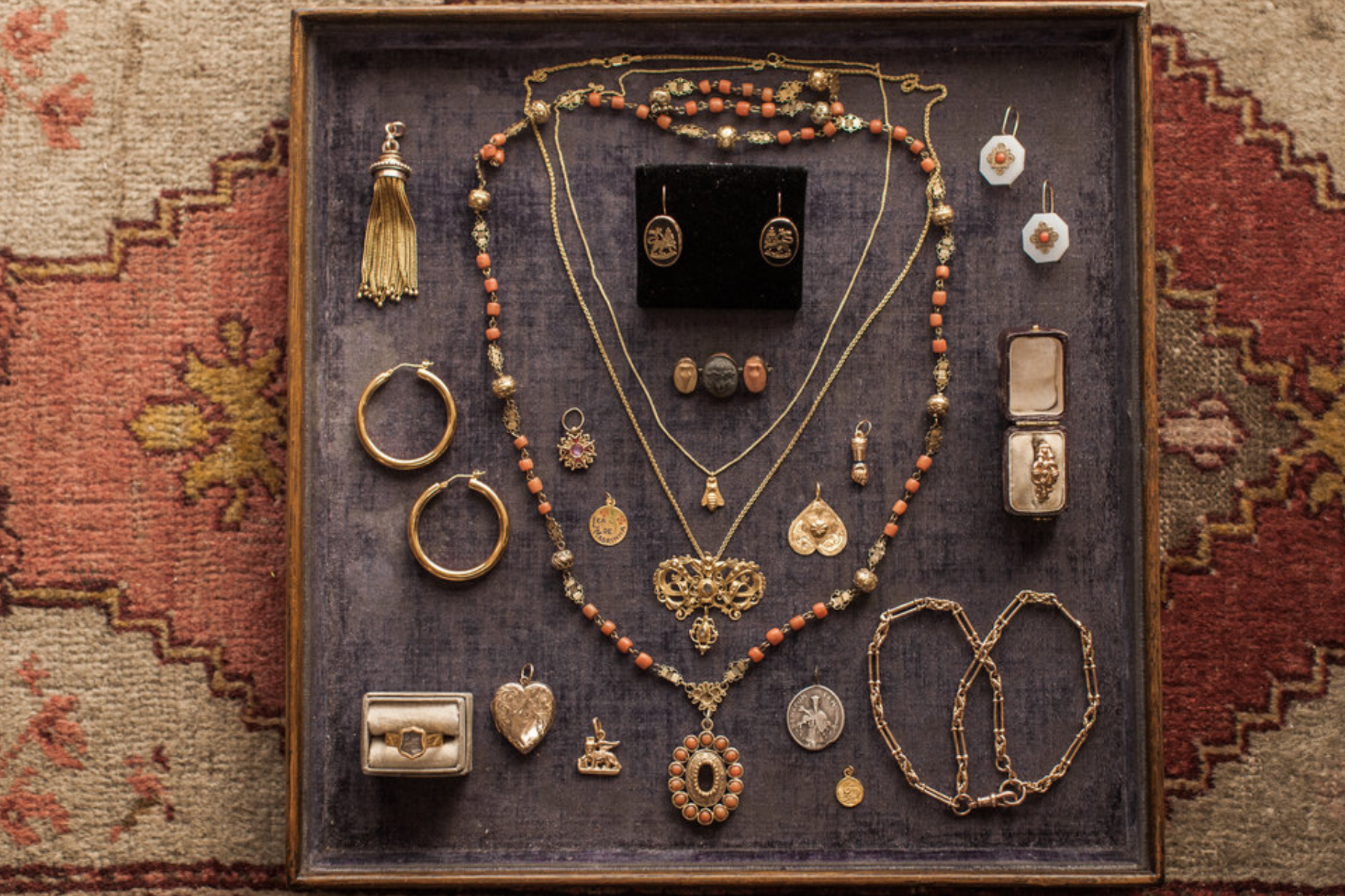 Antique Vintage Jewelry - Adding A Touch Of Glamour