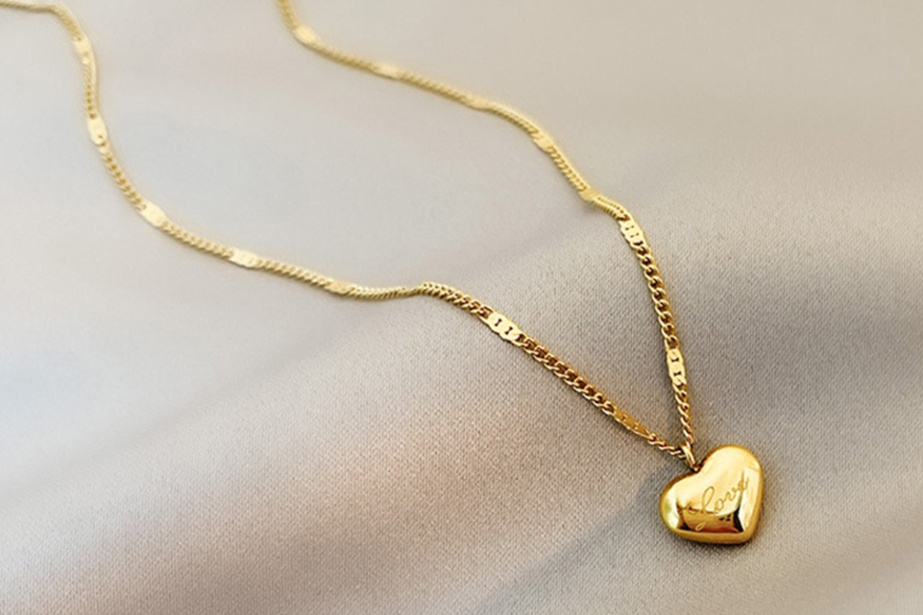 Gold Pendant Necklaces For Women - Unleashing The Glamour