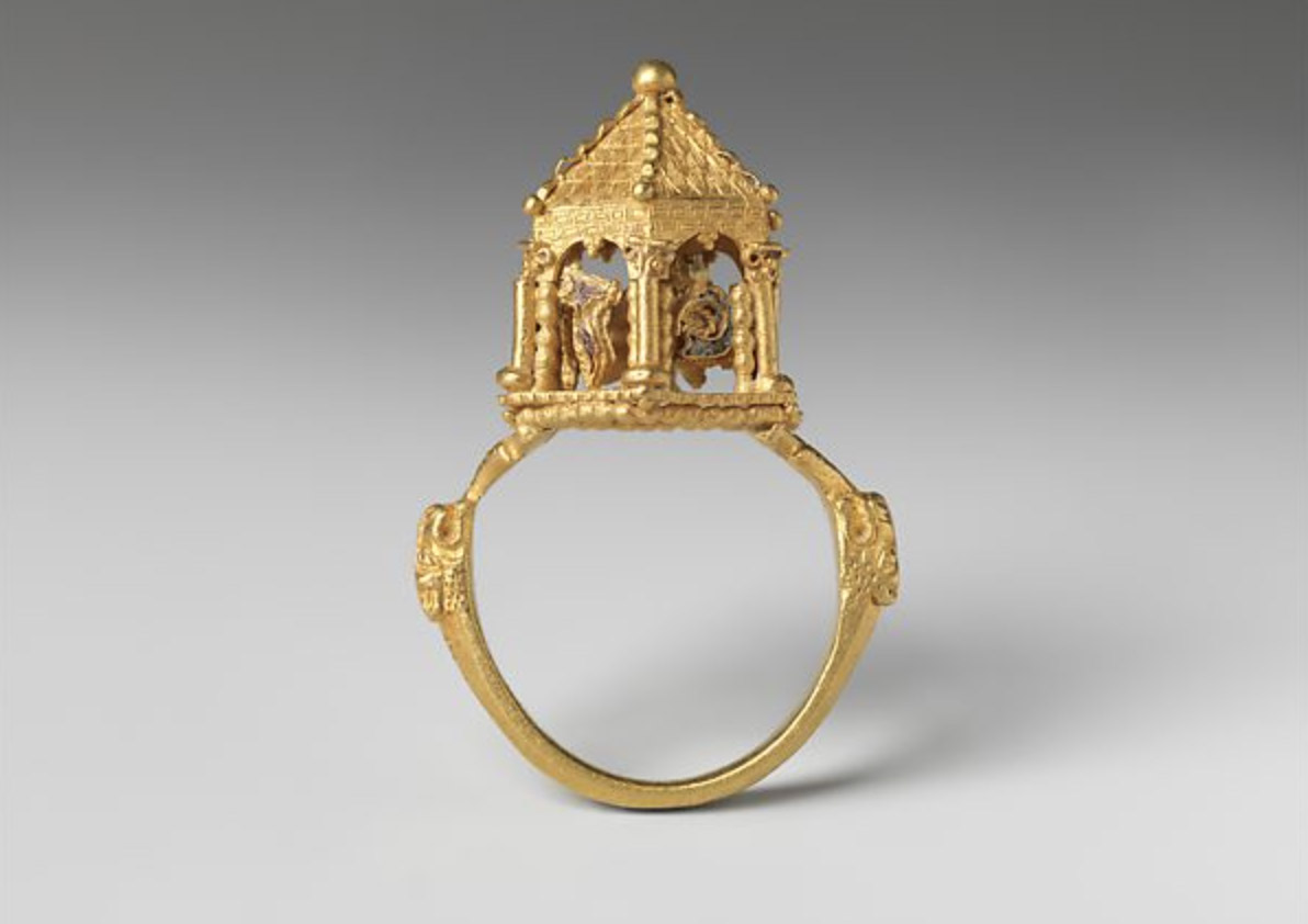 A diamond ring in ancient days