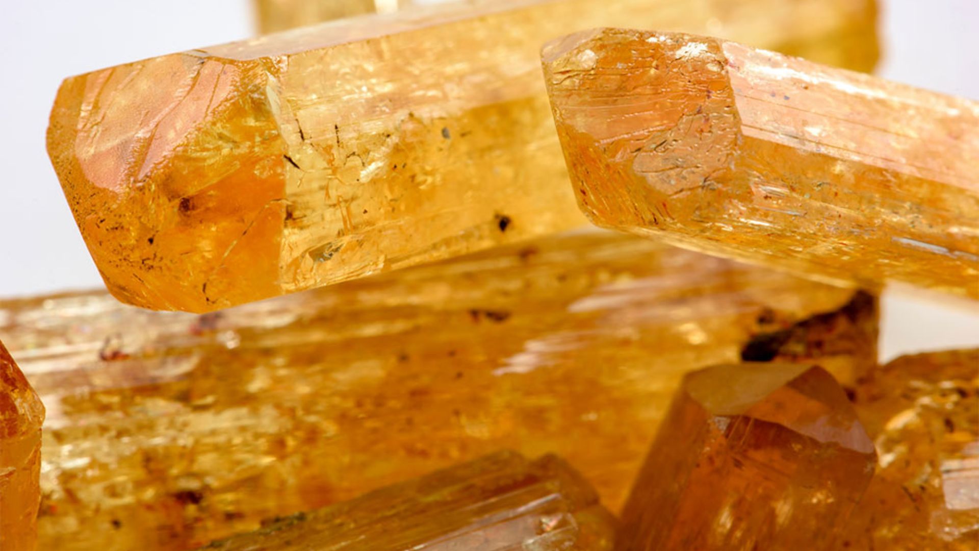 November 24 Birthstone Color - Discovering The Healing Powers Of Topaz And Citrine Birthstones