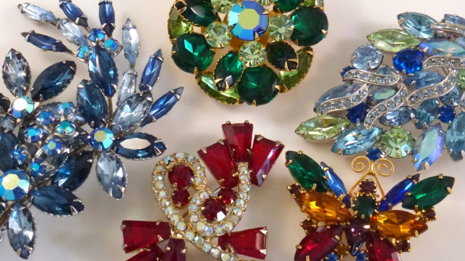 Vintage Costume Jewelry - Discovering Its Magic