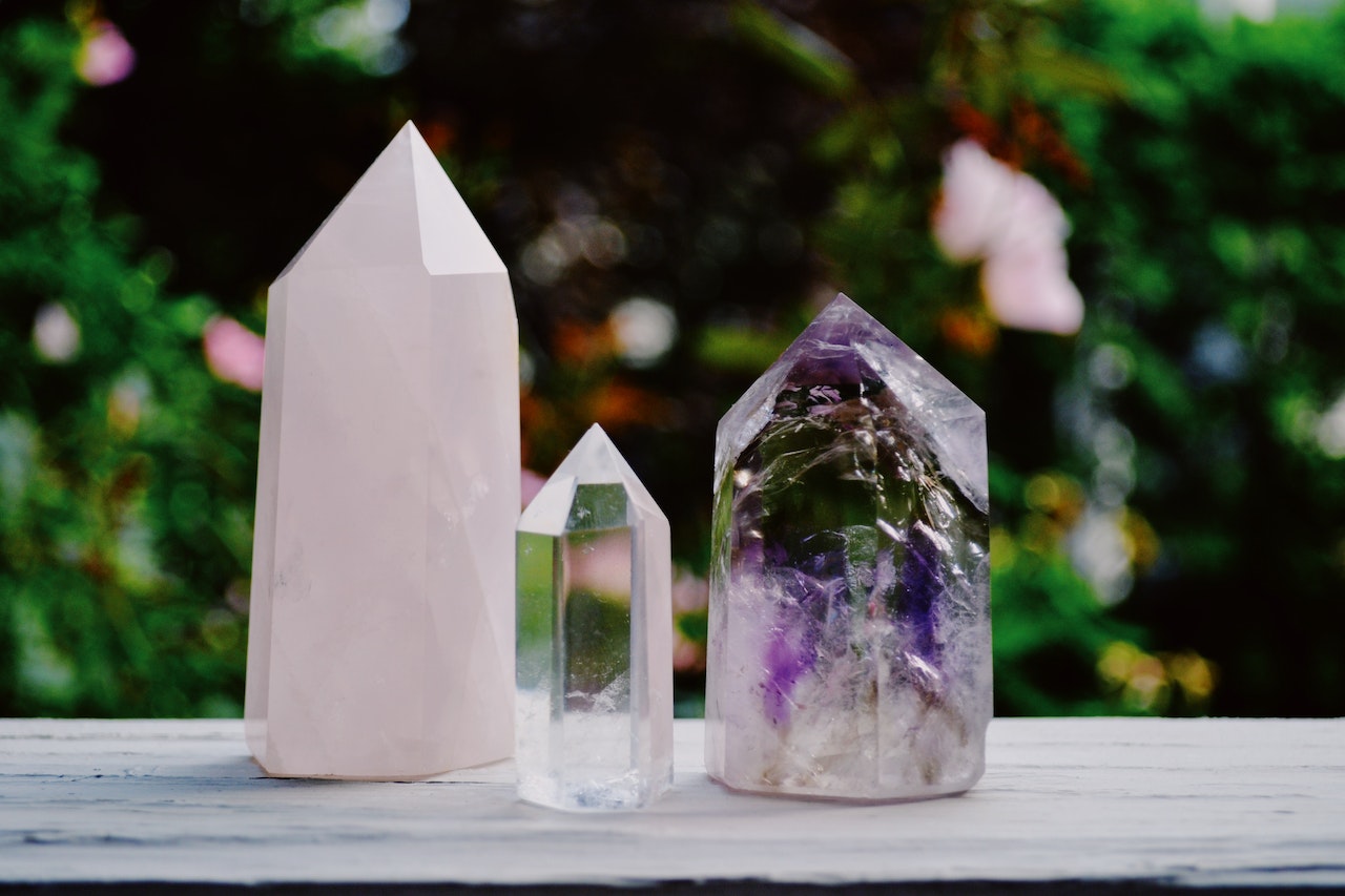 Natural Quartz Crystal Meaning - Understanding The Mysterious