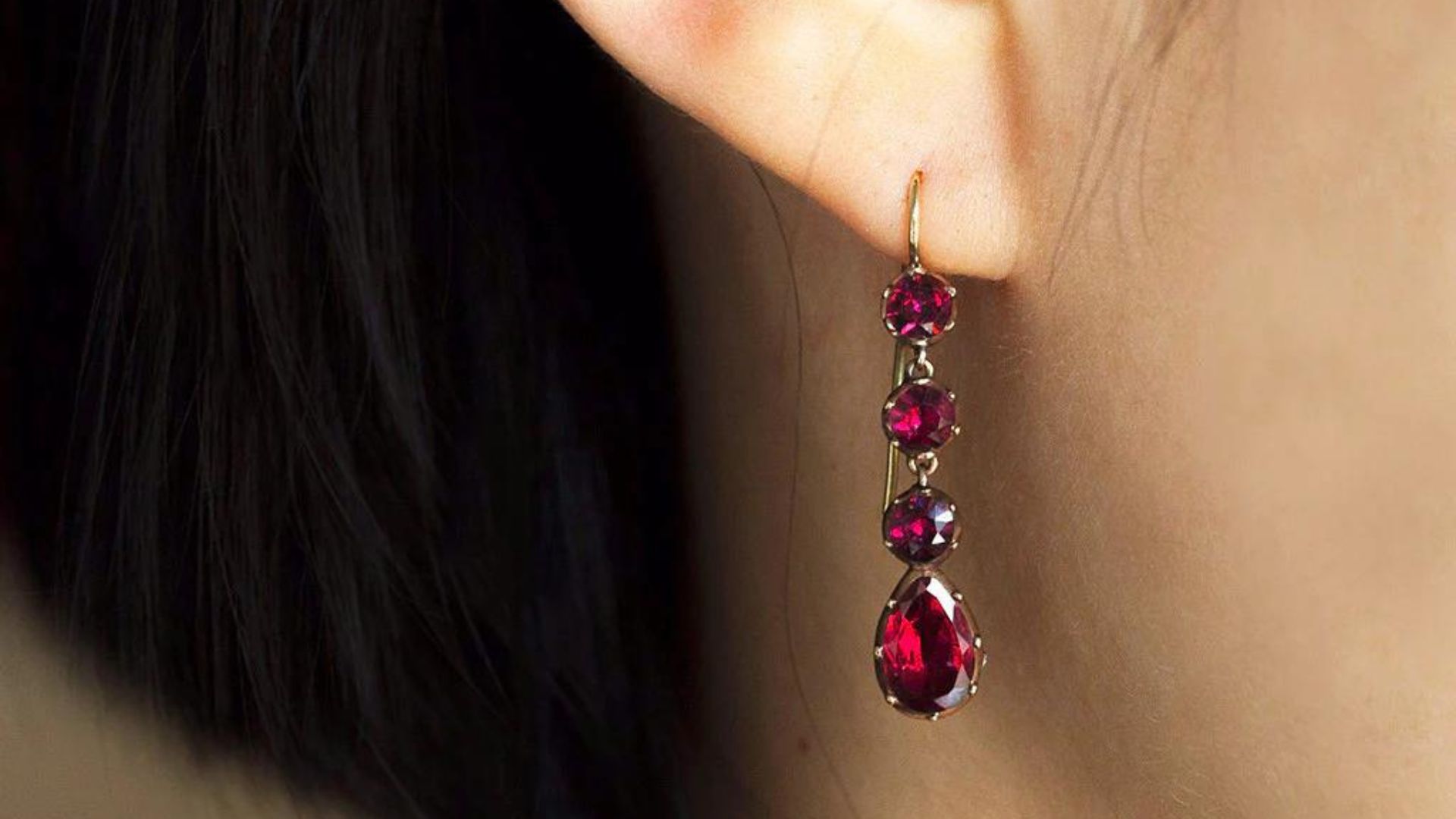 Garnet Earrings - A Beautiful And Timeless Addition To Any Jewelry Collection