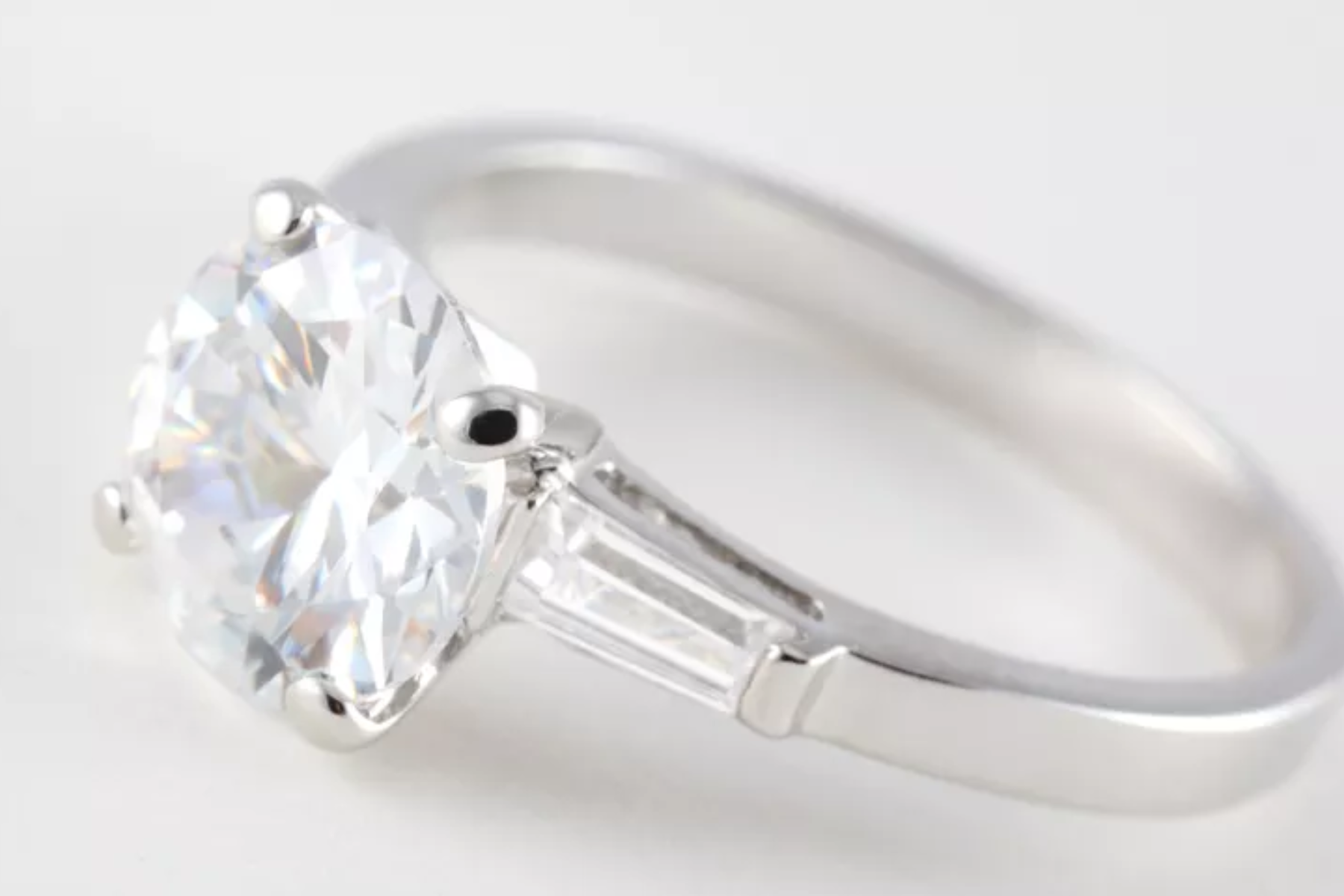 A Bride Is Reunited With The Diamond From Her Engagement Ring After Her Wedding Photographer Spotted The Missing Gem