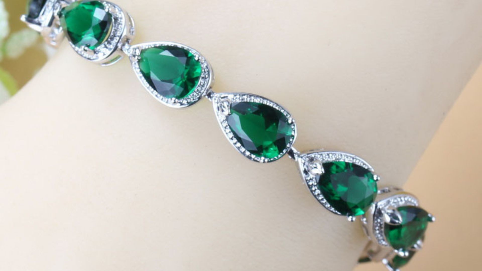Zircon Bracelets - A Timeless And Elegant Jewelry Piece