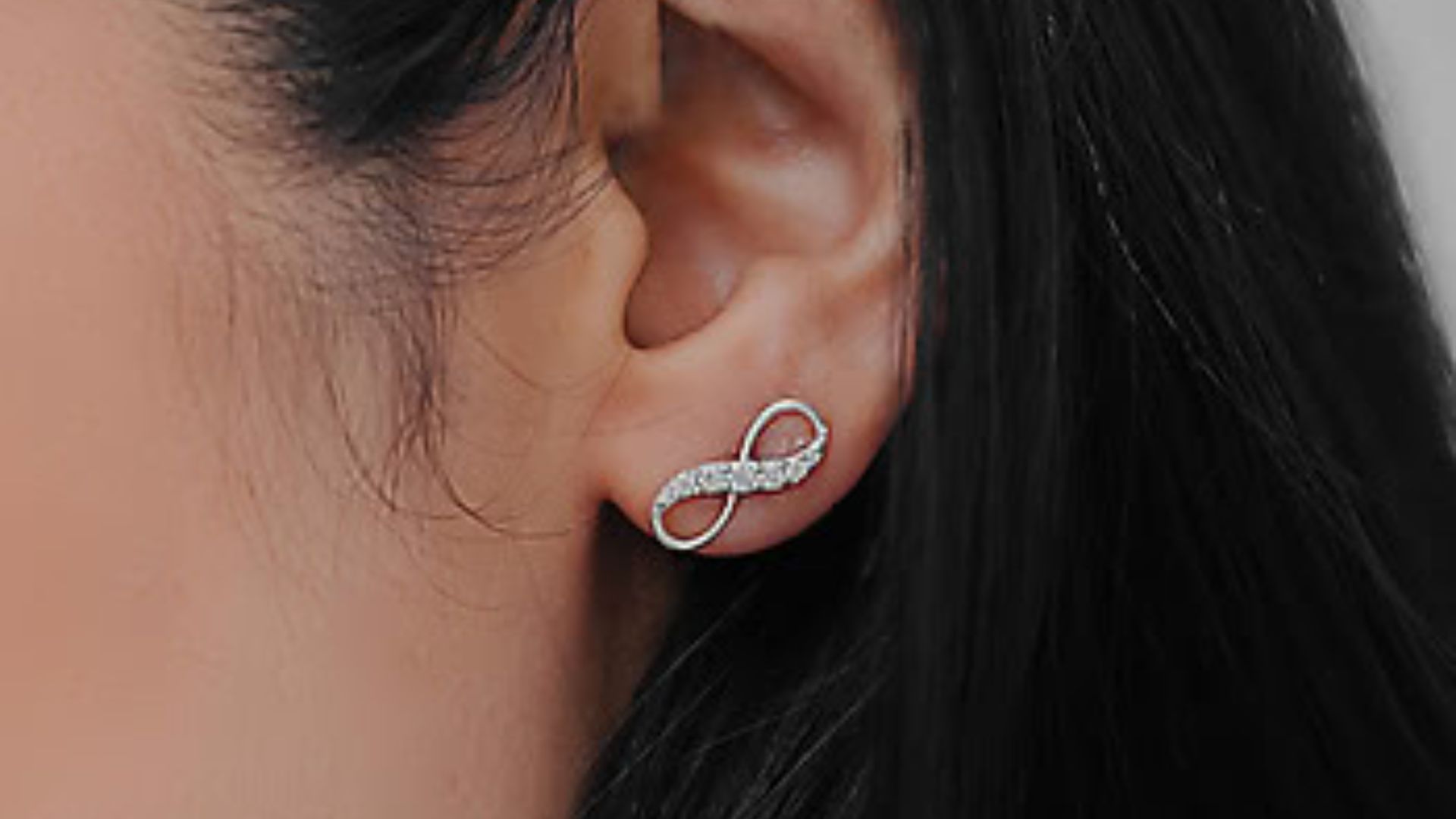 On the Loop Infinity Earrings 
