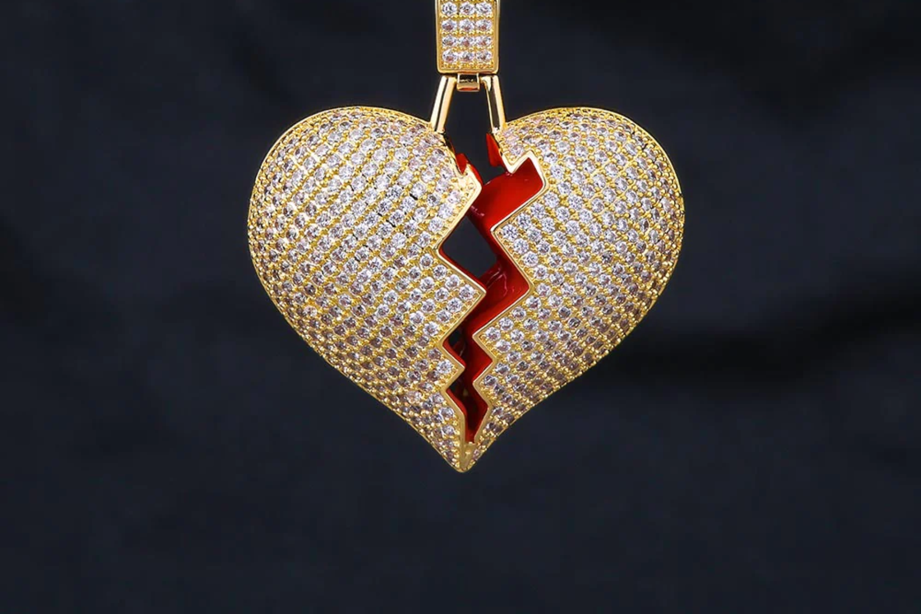 A broken diamond heart pendant necklace
