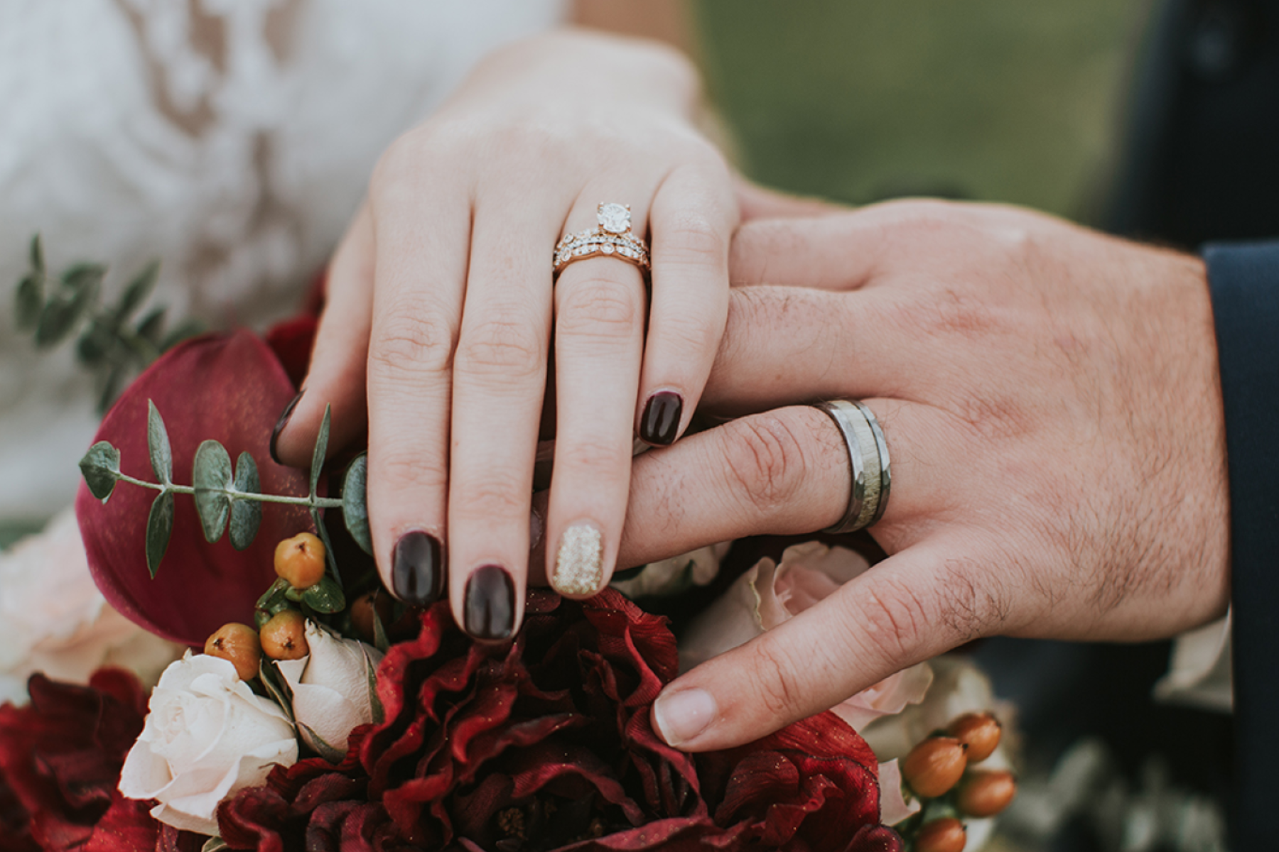 The minimal rings of a newlywed couple