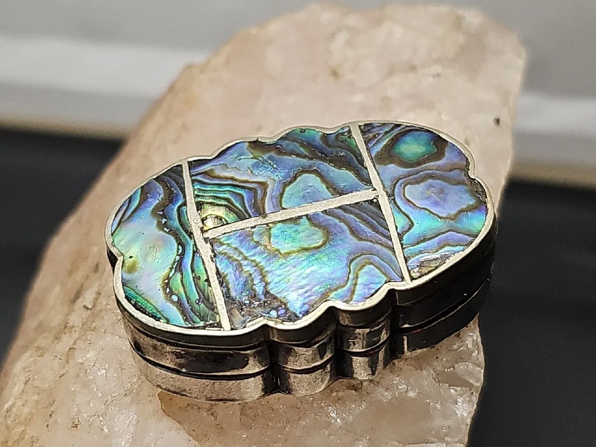 Elevate Your Style With Abalone Vintage Jewelry