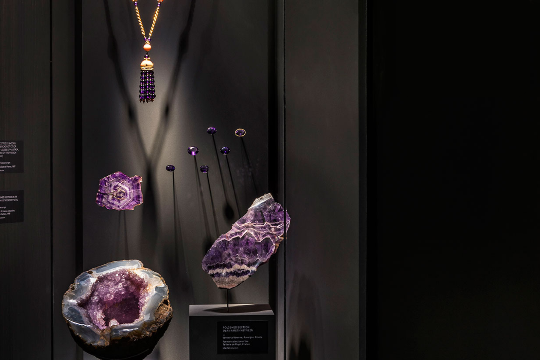 The Role Of Gemstones In Art And Design Exhibitions - A Symphony Of Color