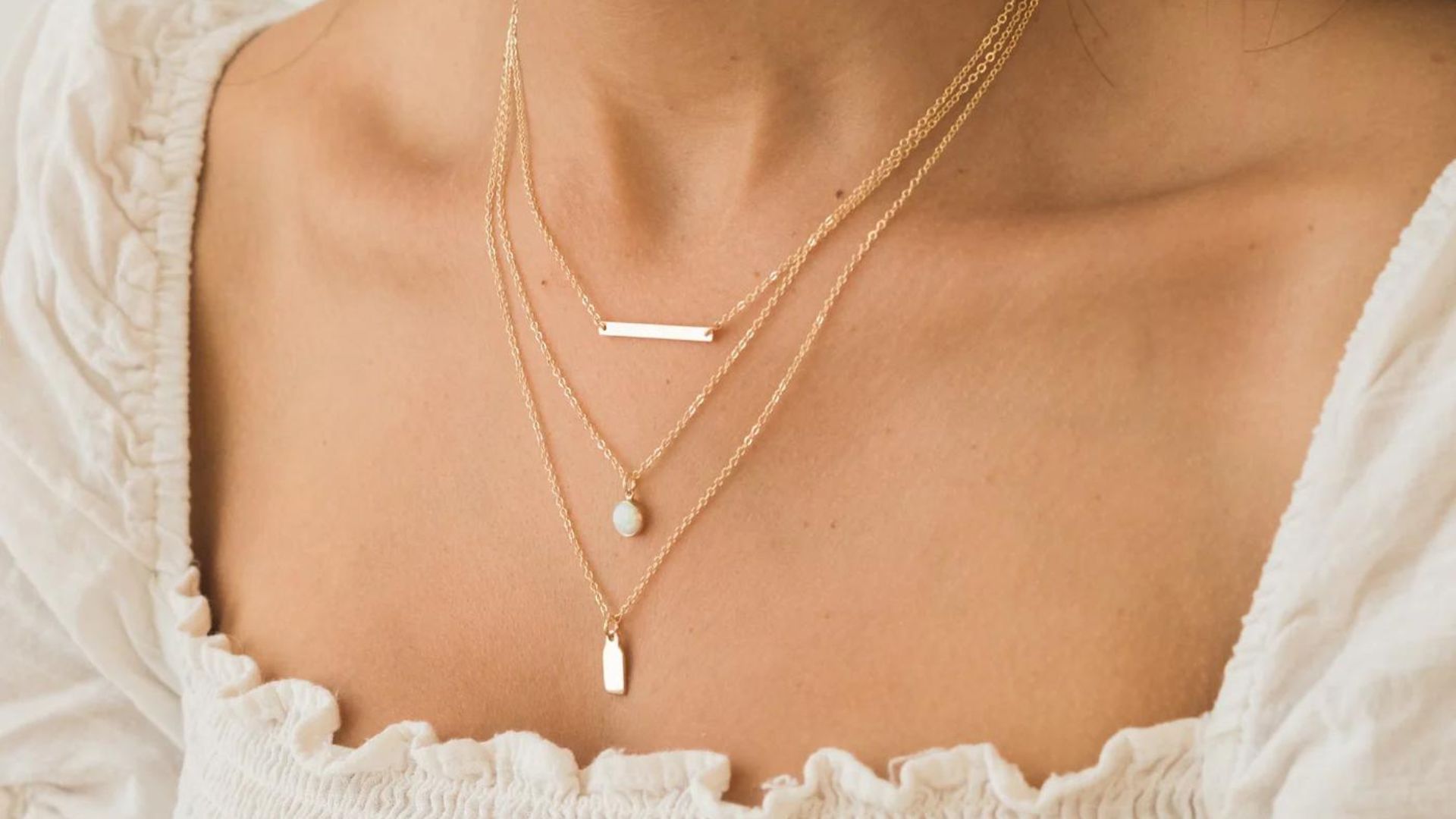 Simple And Dainty Bar Necklace