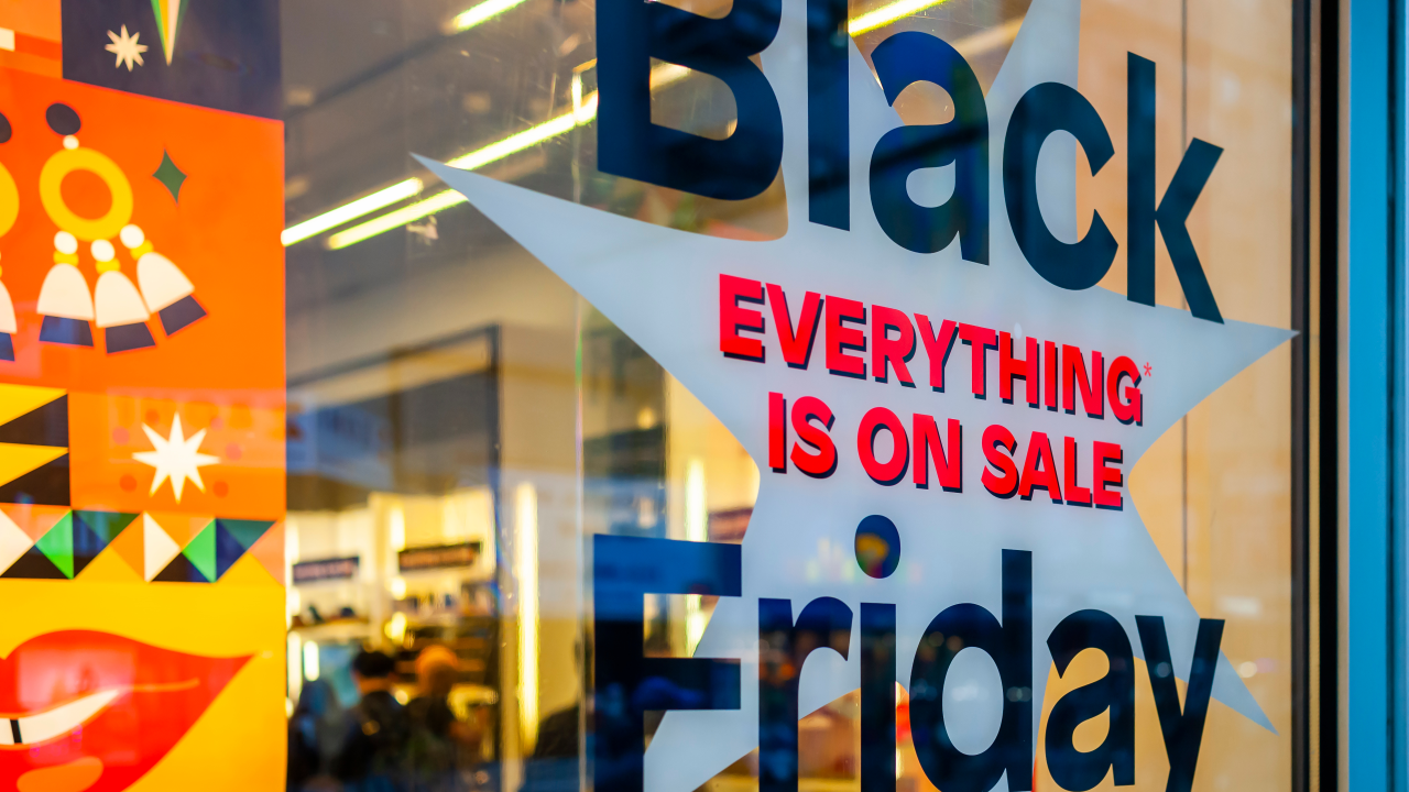 Black Friday Jewelry Sales Surge With Record-Breaking E-Commerce Performance