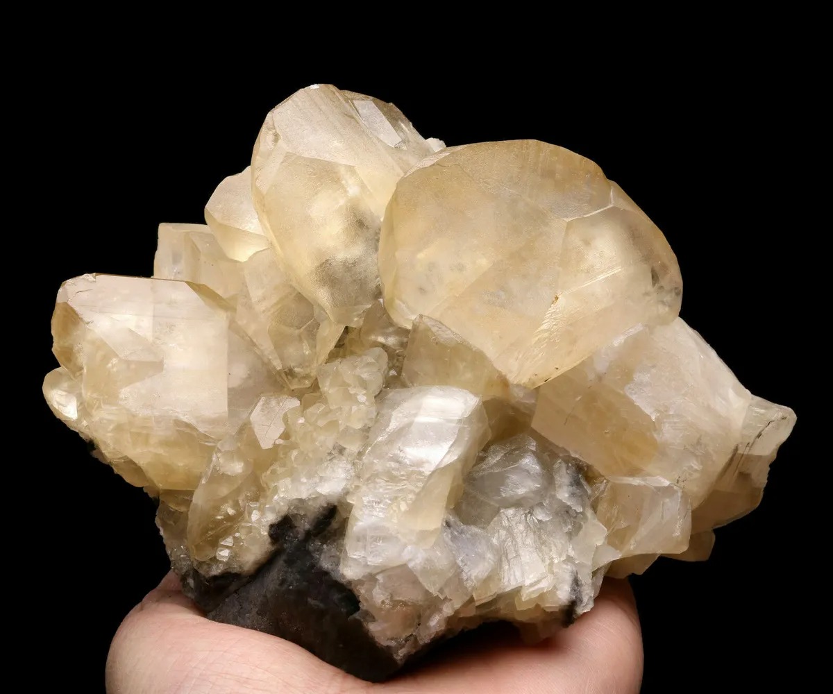 Embracing Clarity And Purity With White Calcite