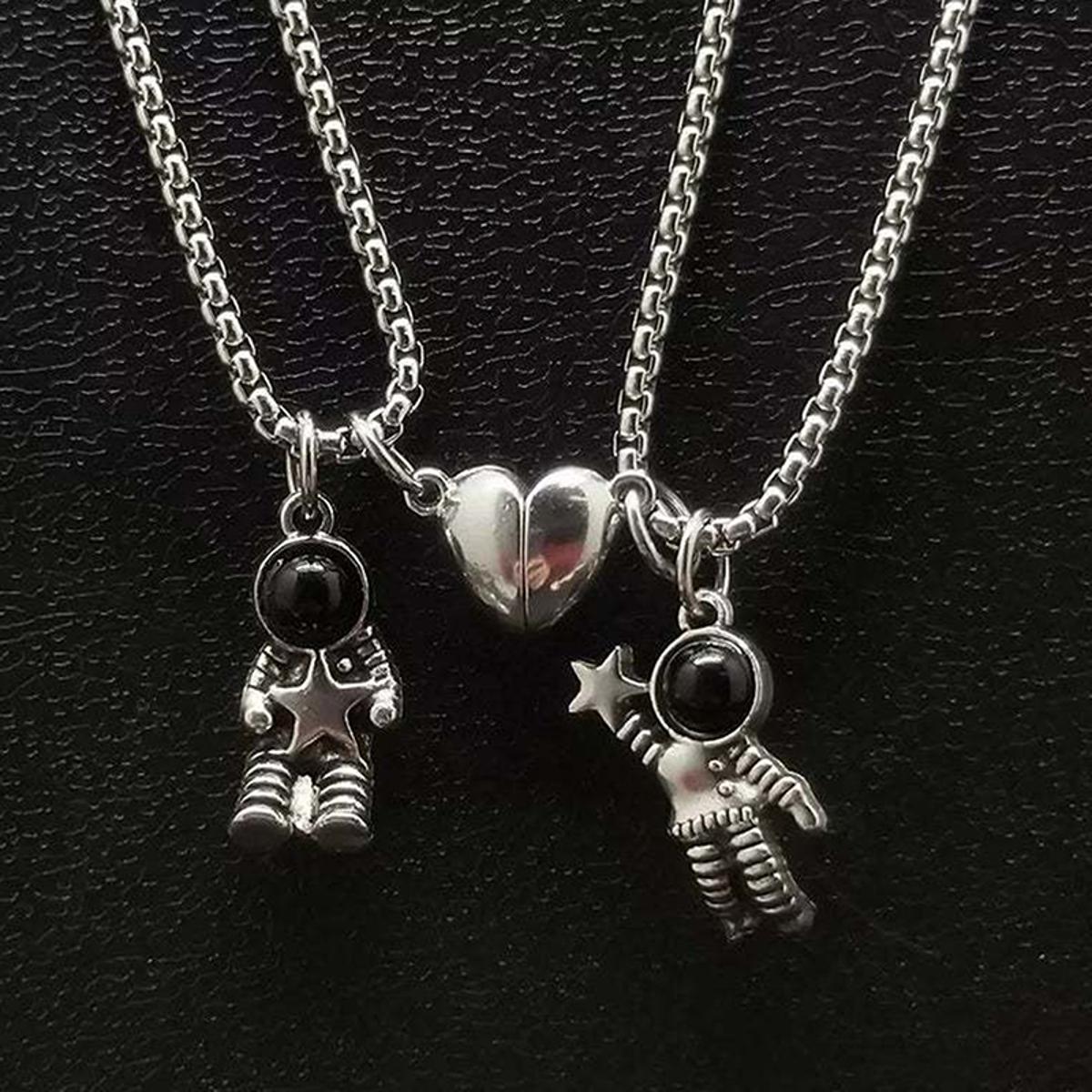 1Pair Spaceman Magnetic Pendant Necklace