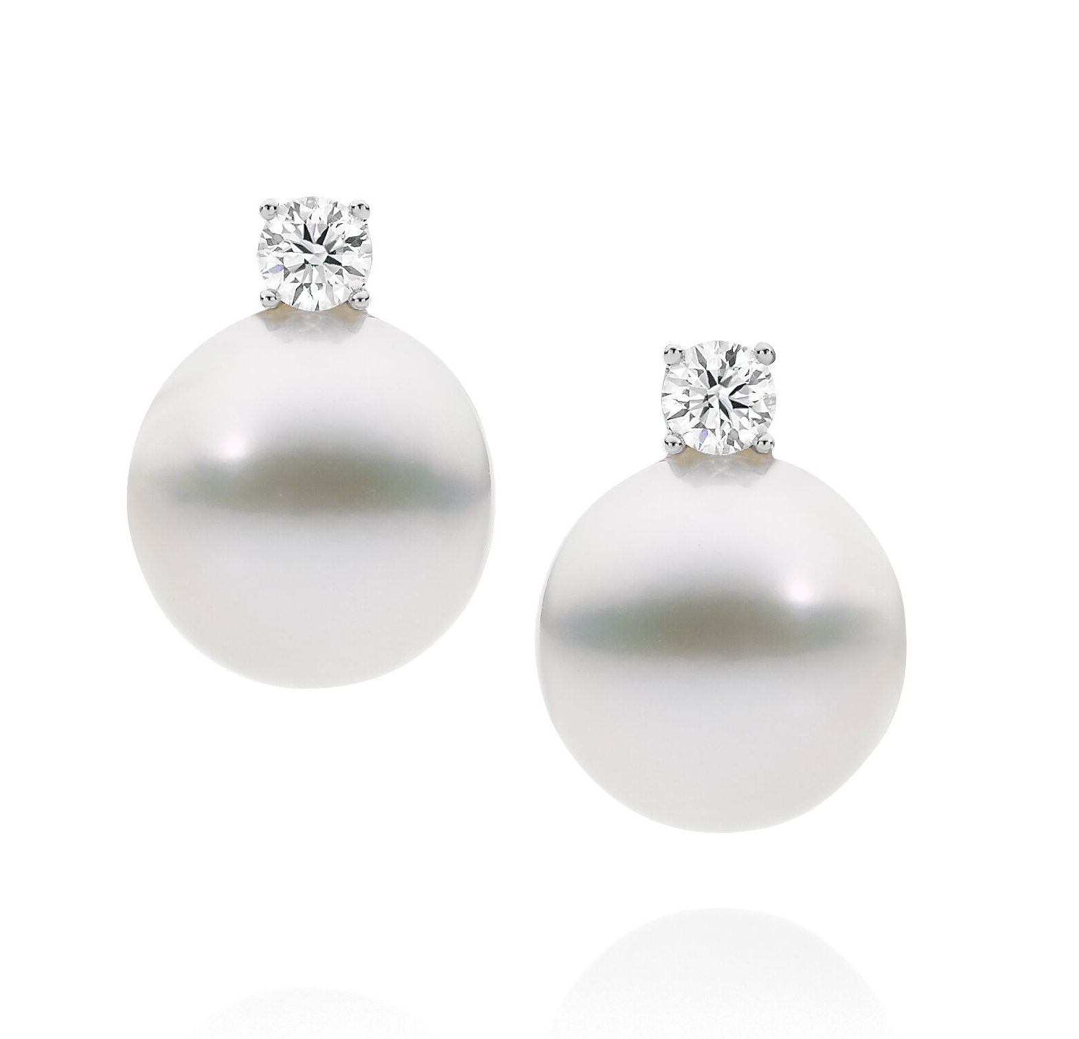 18ct White Gold Cultured Pearl Round Brilliant Cut Diamond Stud Earrings