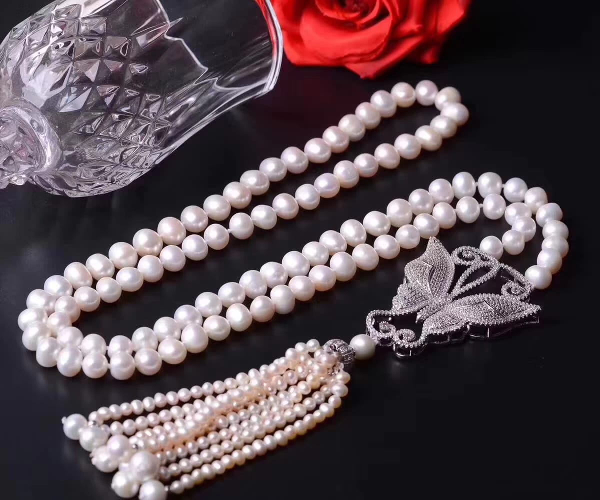 Stunning Butterfly Pearl Necklace