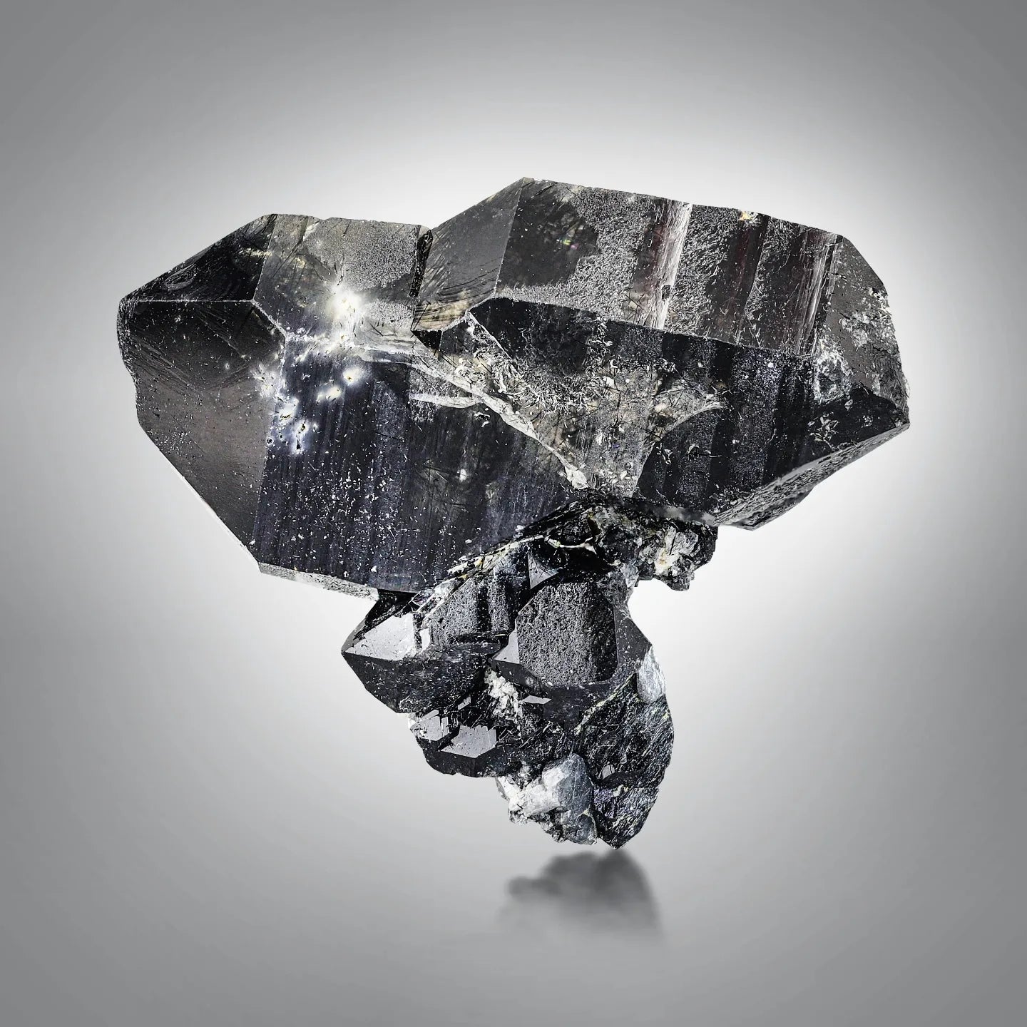 Morion Quartz - Delve Into The Enigmatic Depths Of This Dark Crystal