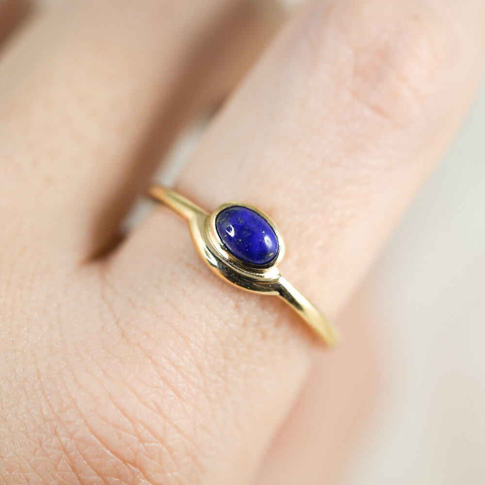Woman Wearing lapis lazuli ring