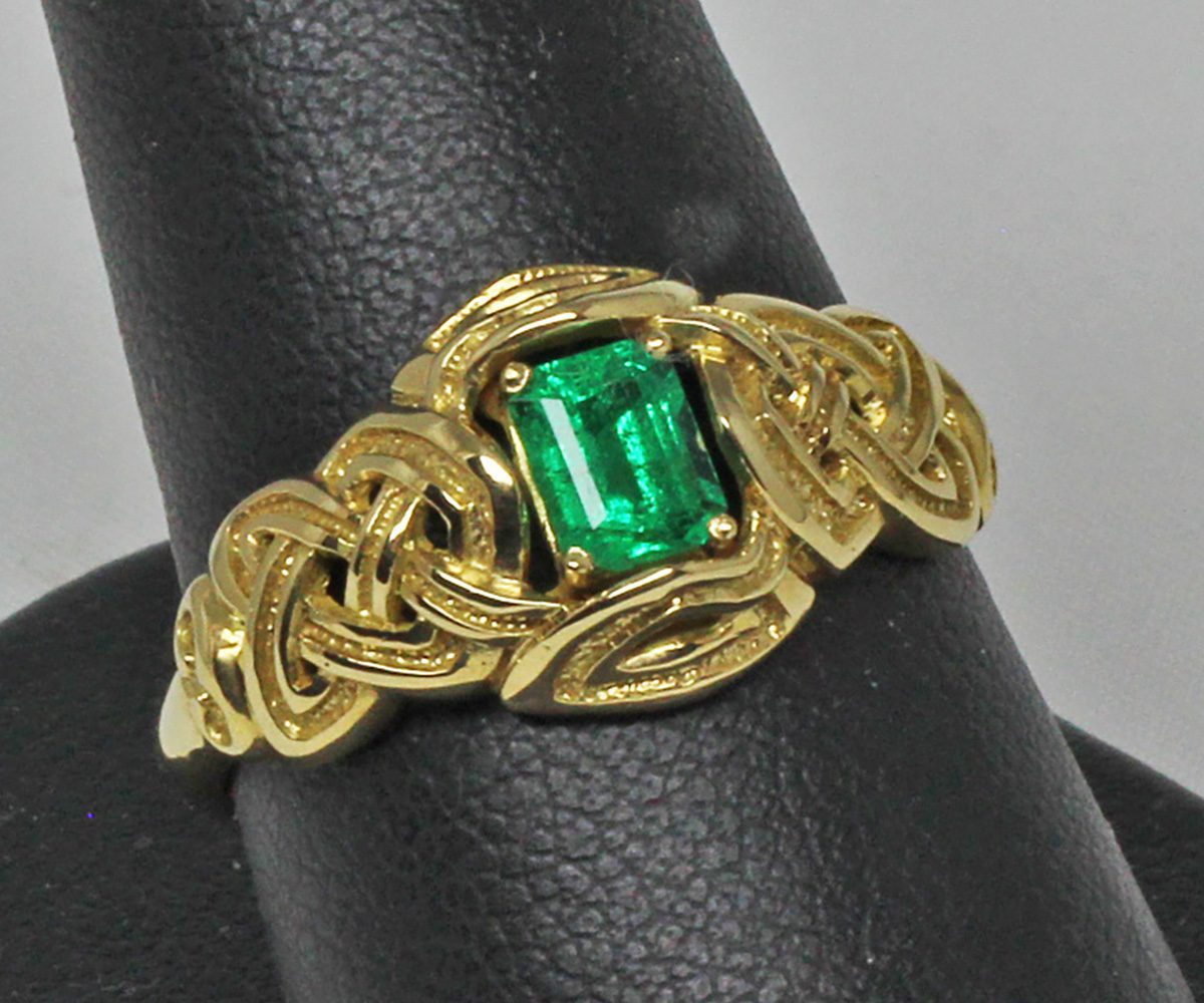 Gold Jewelry With Celtic Design - Rings, Earrings, Necklaces & Bracelets