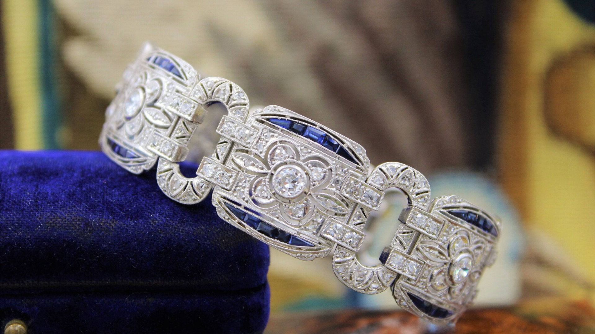 An exquisite Diamond And Sapphire Art Deco Bracelet