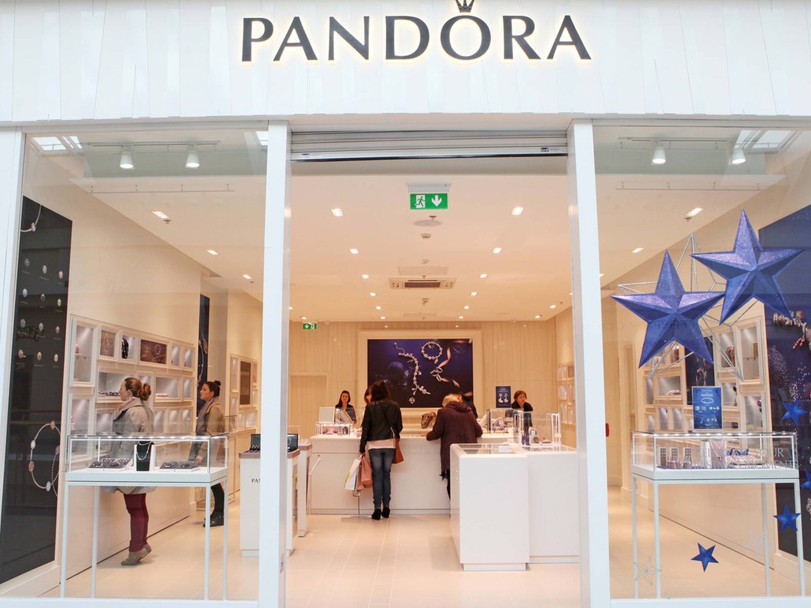 Pandora Shifts To 100% Recycled Metals For Its Jewelry