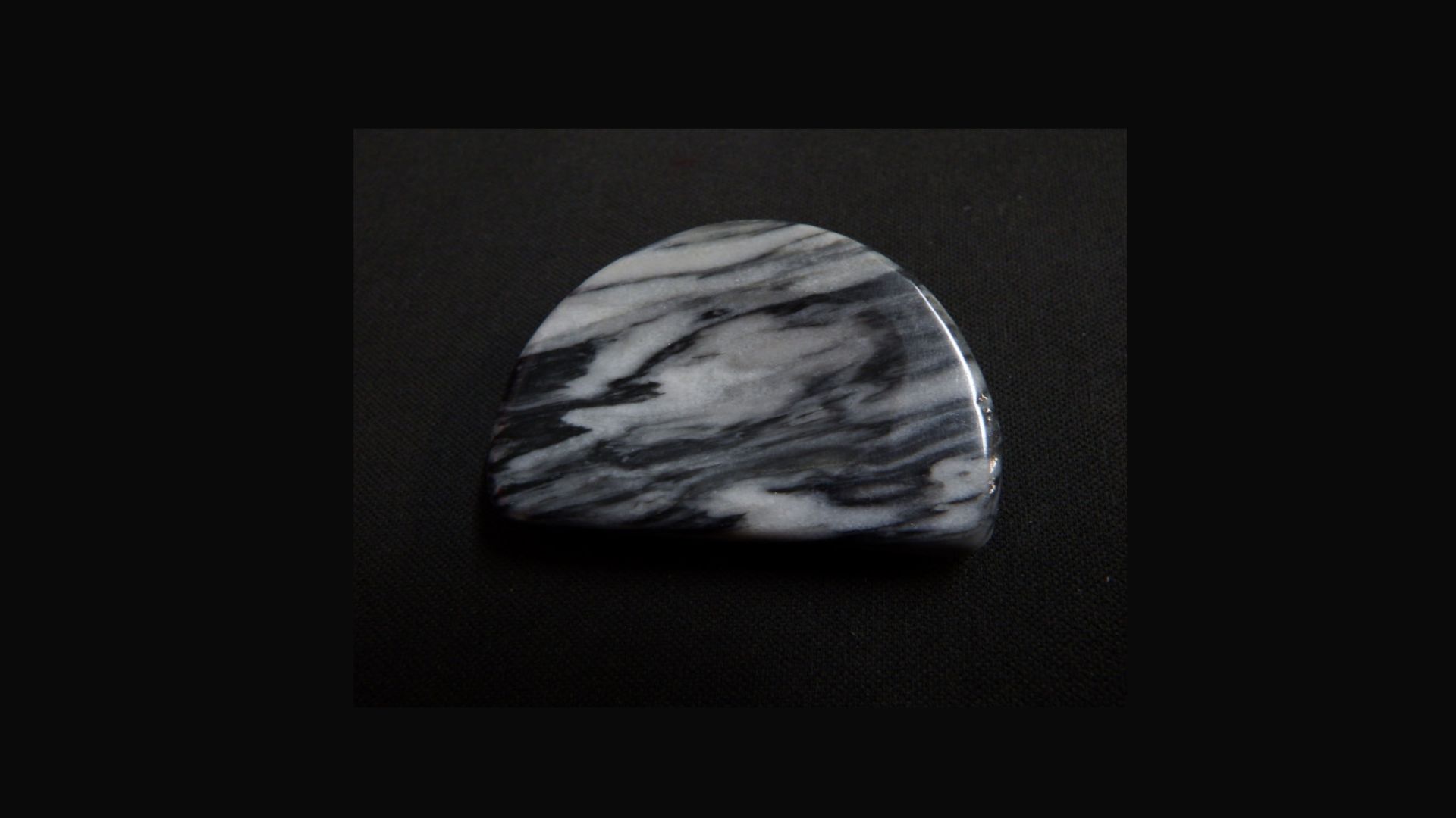 Half Circle Black And White Zebra Agate Stone