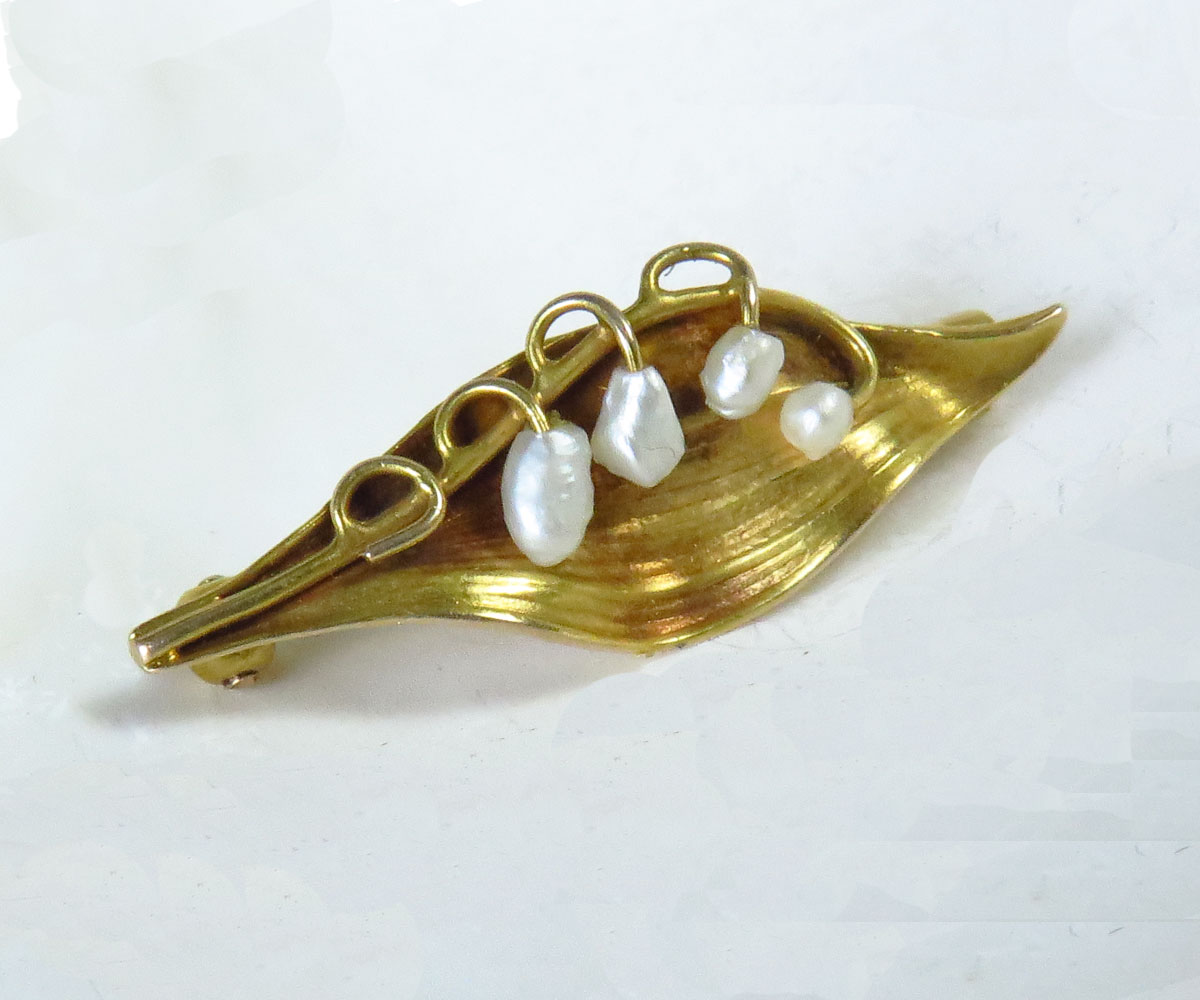 Art Nouveau Gold Brooch with Pearl Lilly of the Valley