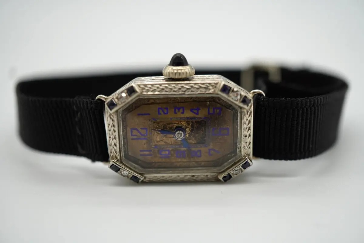 Vintage 18K white gold case Diamond and Sapphire Art Deco Filigree Watch